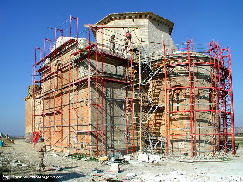 CABECERA DEL TEMPLO DURANTE LAS OBRAS DE RESTAURACIN -FEBRERO 2001-